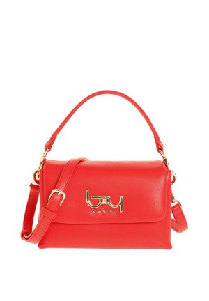 Borsa a mano in pelle rossa con chiusura a logo dorato, tracolla staccabile e manico superiore, mostrata su sfondo bianco.