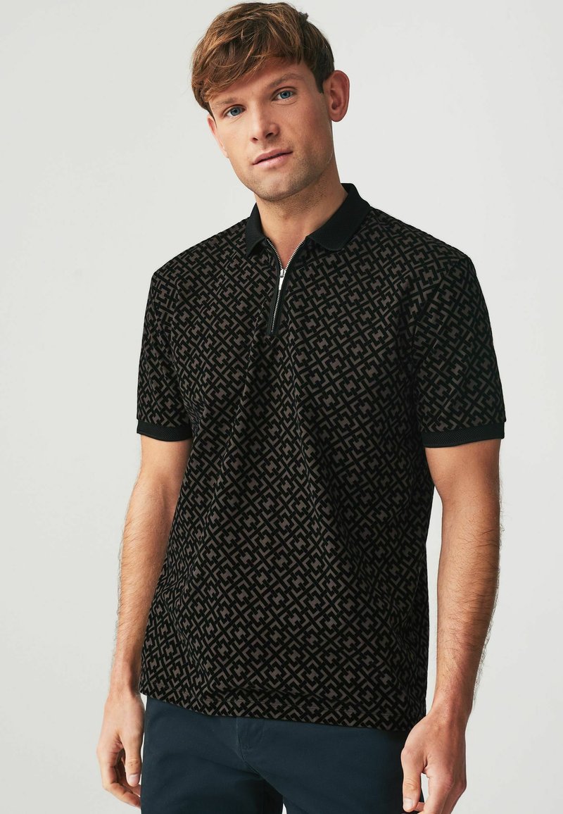 Next FLOCKED - Pikeepaita - black chain