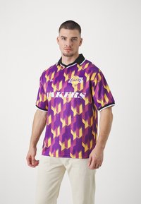 New Era NBA LOS ANGELES LAKERS FOOTBALL TEE - T-shirt imprimé - purple