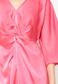 LolaLiza Denné šaty - coral pink