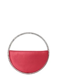 Lyserød satin handbag i en halvcirkelform, prydet med et cirkulært håndtag med en række glitrende rhinsten rundt om kanten.