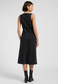 Lee SLEEVELESS - SLIM FIT - Spijkerjurk - brisk night