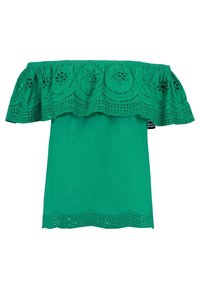 Zelený top bez ramínek s texturovanou, vyšívanou krajkovou volánkou, s vlnkovaným lemem a hladkým splývavým materiálem.