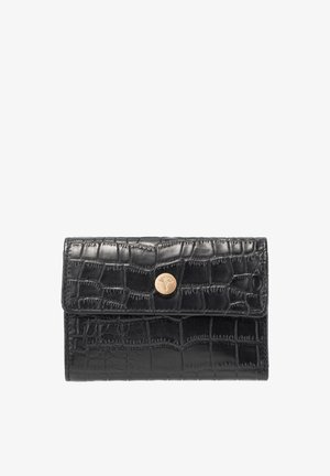 Portefeuille en cuir noir embossé crocodile avec un fermoir bouton doré présentant un petit logo embossé au centre.