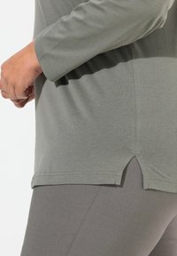 Ulla Popken GROSSE GRÖSSEN BASIC-V LANGARM  - Longsleeve - gray