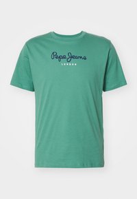 Selecionado, jungle green