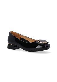 Schwarze Lackleder-Balletschuhe mit runder Zehenform, ausgestattet mit einem dekorativen goldenen Akzent an der Zehe und einem niedrigen Blockabsatz.