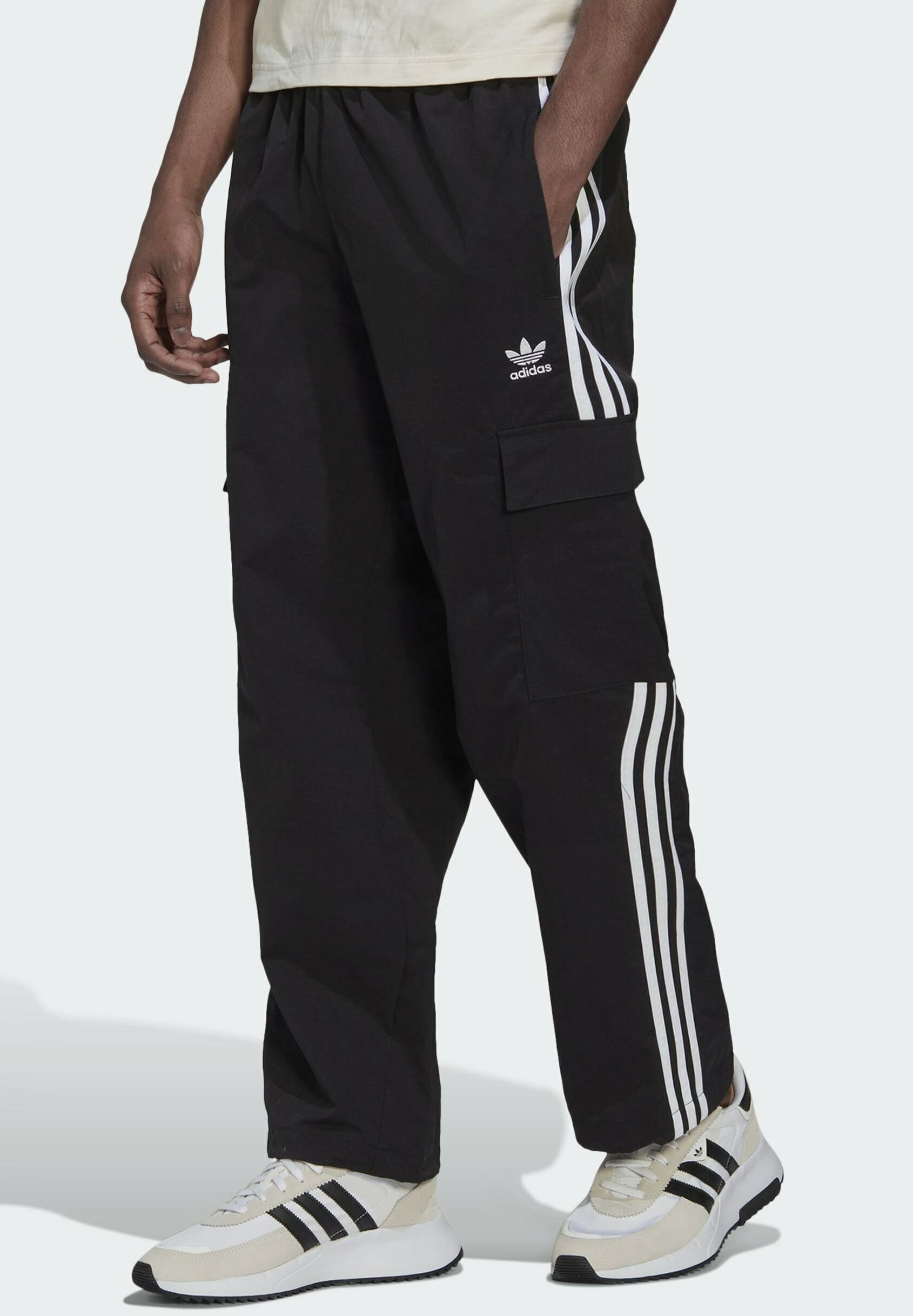 Pantalones para hombre | Comprar online en adidas