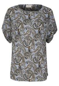 Blusa de manga corta en tela azul claro con intrincado patrón de paisley en marrón, crema y negro, con un escote redondeado y fit relajado.