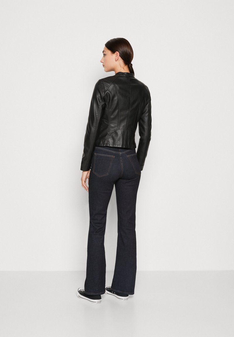 Vero Moda Curve VMAVERYALLY SHORT COATED JACKET - Giacca In Similpelle Black Vee21g02d Q11