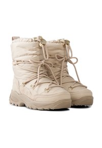 Beżowe ocieplane zimowe buty z teksturowaną cholewką, wiązaniem na sznurowadła, złotymi detalami i masywną gumową podeszwą zapewniającą przyczepność.
