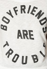 ONLY Camiseta estampada - off-white