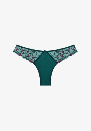 String turquoise avec des bretelles en dentelle florale présentant des roses roses. Tissu doux avec une texture lisse, conçu pour le confort et une silhouette ajustée.