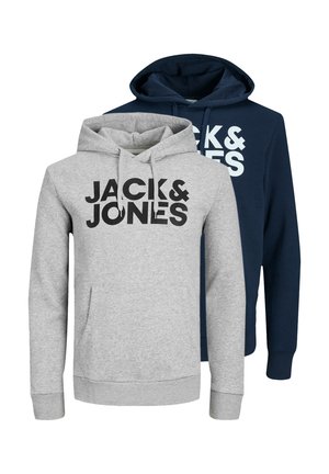 Dwie bluzy z kapturem, jedna szara z czarnym napisem "JACK & JONES" i jedna granatowa z białym, częściowo widocznym napisem, pokazane warstwowo.