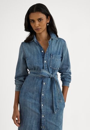 BELTED DENIM SHIRTDRESS - Spijkerjurk - odwin wash
