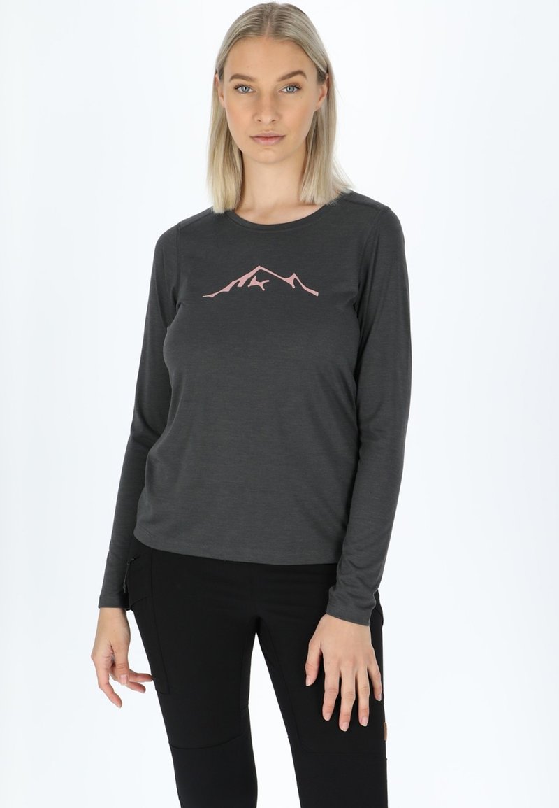 Grijze longsleeve met een roze bergontwerp op de borst. Gemaakt van zacht materiaal, met een ronde hals en een ontspannen pasvorm.