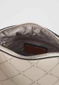 Tamaris ANASTASIA CLASSIC - Cross body bag - ecru