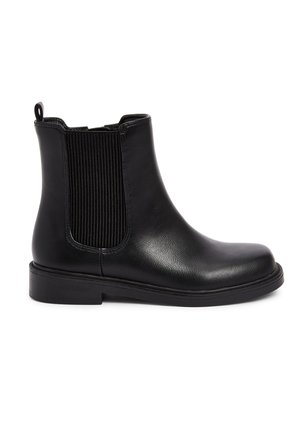 CHELSEA - Ankelstøvler - black square toe