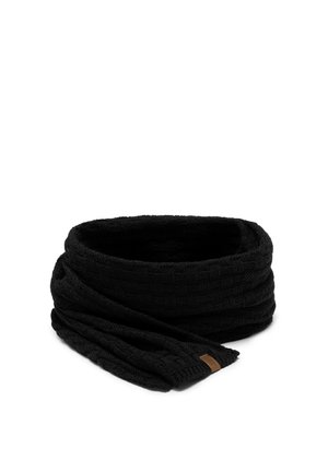 Schwarzer gestrickter Infinity-Schal mit Zopfmuster und kleinem braunem Lederetikett, ordentlich gefaltet auf weißem Hintergrund.