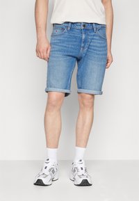 Tommy Jeans - RONNIE  - Shorts di jeans - denim medium Immagine in miniatura 1