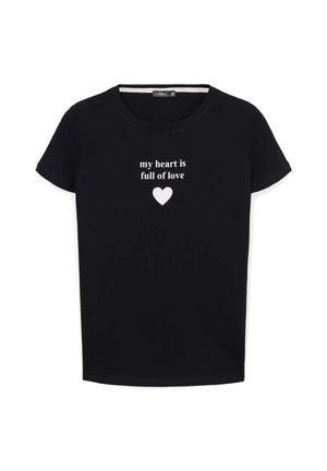 T-shirt nera a maniche corte in cotone con testo stampato bianco "il mio cuore è pieno d'amore" e un'icona a forma di cuore centrata sotto il testo.