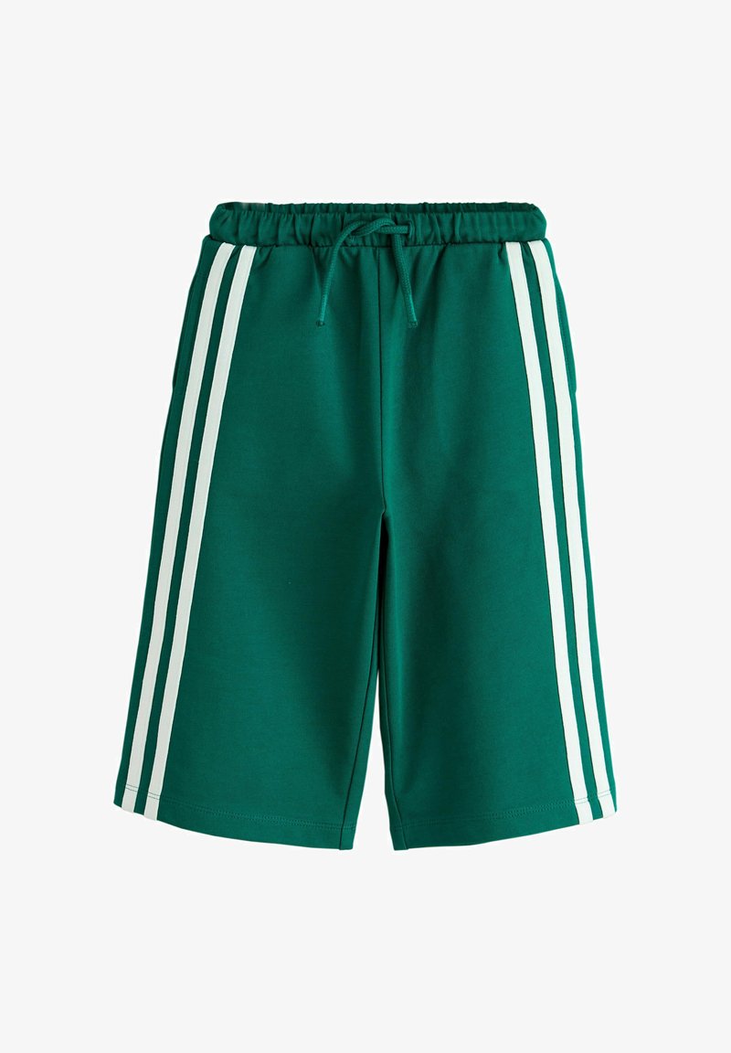 Grüne knielange Shorts mit elastischem Bund, Kordelzug und drei weißen vertikalen Streifen an jeder Seite.