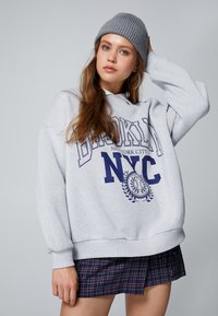 Koton Felpa Tiger Embossed Printed Brushed Interior Crew Neck