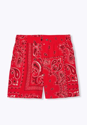 Short de bain rouge avec imprimé bandana paisley blanc et noir et taille élastique avec détails de boutons.