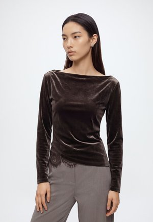 Vero Moda, VMRIKKE LS BOATNECK LACE MIX TOP JRS - Блуза с дълги ръкави - chocolate torte