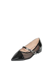 Scarpa flat in vernice nera con lati in rete, punta affusolata e una cinturino con fibbia metallica a metà piede.