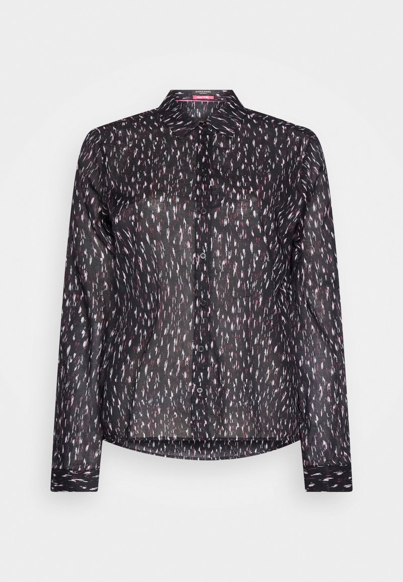 Chemise noire à manches longues à boutons en tissu transparent avec un motif dispersé de rose et de blanc. Elle possède un col et un ourlet arrondi.