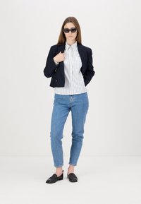 GANT Užsagstoma palaidinė - eggshell