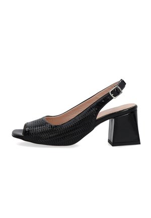 Schwarze Slingback-Absätze mit offener Zehenpartie, ausgestattet mit einer strukturierten Oberfläche und einem quadratischen Blockabsatz für Stabilität. Mit einem Riemen mit Schnalle akzentuiert.