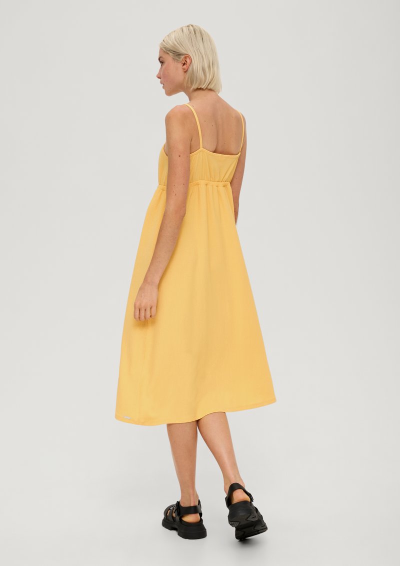 QS STRUKTURIERTES  - Jerseykleid - zitrone