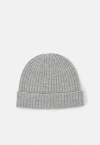 Beanie grigio a maglia con risvolto a coste. Realizzato in un materiale texturizzato, presenta un motivo liscio e uniforme su tutta la superficie.