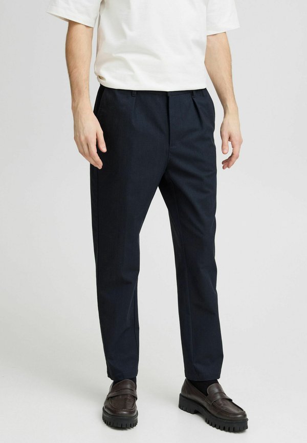 CFMARC RELAXED FIT - Trousers2