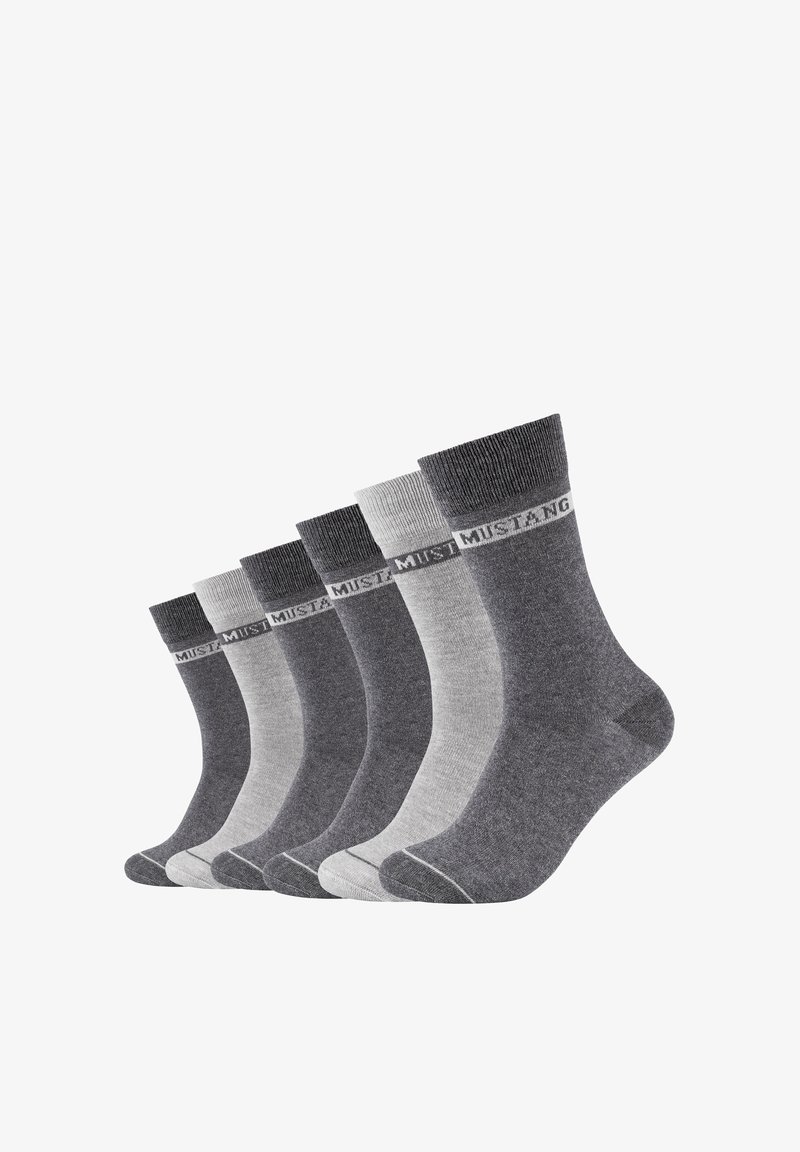 Set aus fünf Socken in Grautönen, die von dunkel bis hell variieren, mit gerippten Bündchen und "Mustang"-Logo am Band.