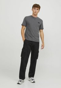 Jack & Jones CLASSIC TEE CREW NECK - Camiseta básica - asphalt