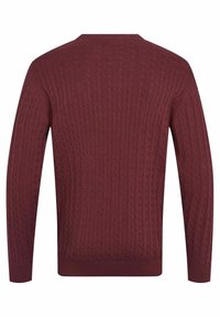 Pull en maille côtelée bordeaux avec manches longues, col rond et motif torsadé texturé. Tissu lisse avec une silhouette ajustée.