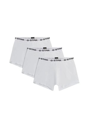 Tre hvide mænds boxerbriefs med sort "G-STAR" tekst på elastiklinningerne, arrangeret i et forskudt overlappende layout.