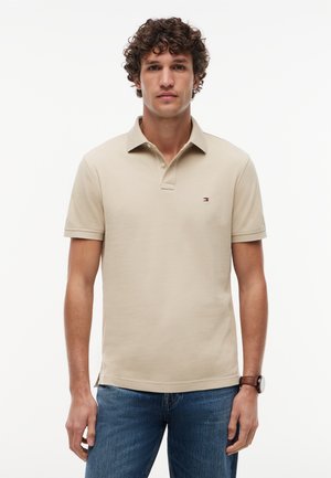 Tommy Hilfiger, Polo - sandalwood