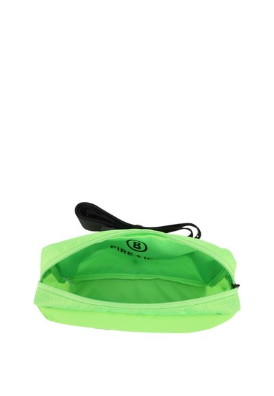 Groene met rits gesloten tas met een gladde, textuurachtige buitenkant. De binnenkant heeft een effen groene voering. Inclusief een zwarte schouderband voor gemakkelijk dragen.