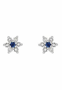 Pendientes de plata con forma de flor que presentan una piedra azul central rodeada de ocho piedras transparentes, con superficies pulidas y un acabado brillante.