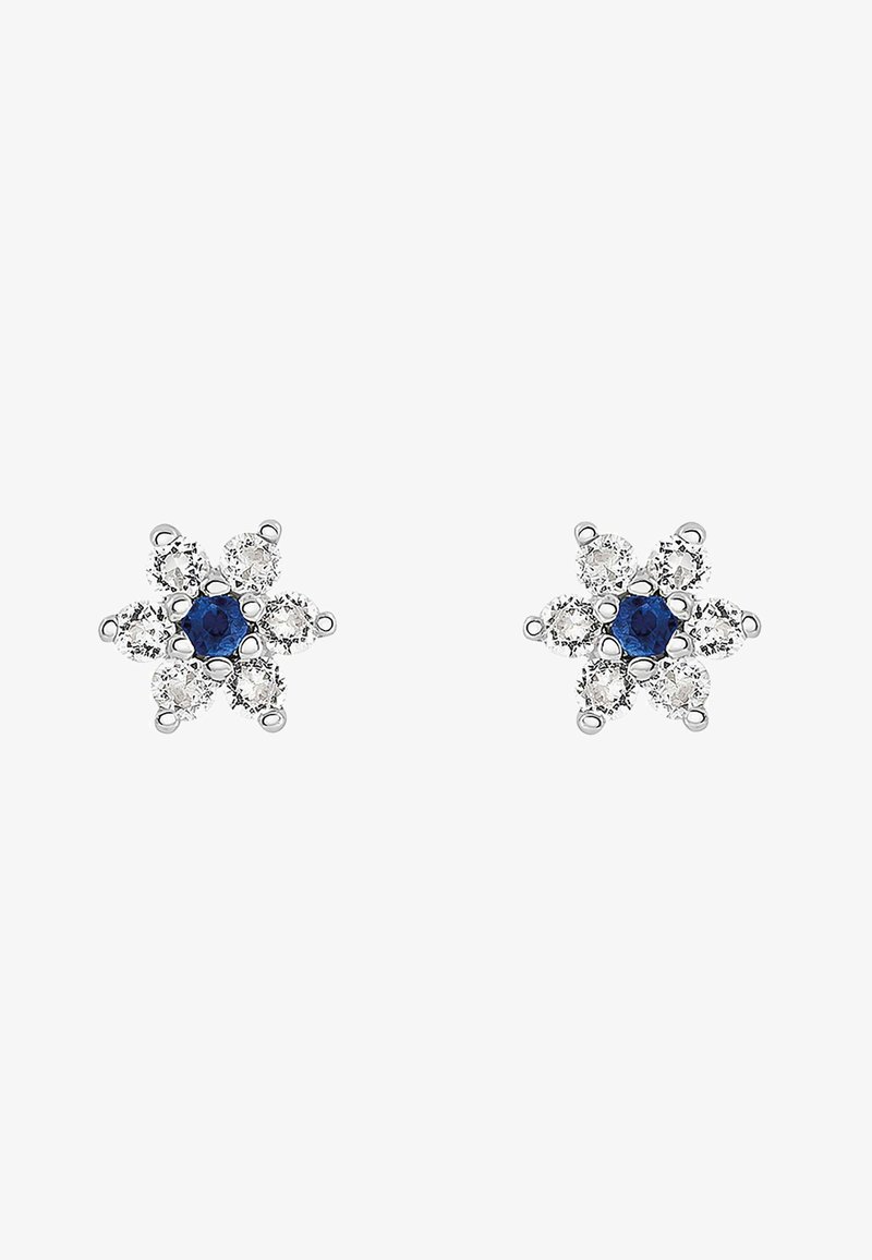 Pendientes de plata con forma de flor que presentan una piedra azul central rodeada de ocho piedras transparentes, con superficies pulidas y un acabado brillante.
