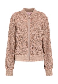 Veste bomber rose blush avec une superposition délicate en dentelle, col côtelé, et ourlet et poignets élastiqués. Fermeture éclair à l'avant.