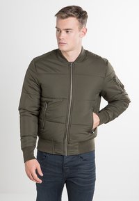 BASIC QUILT BOMBER JACKET - Bomber Jacket - olive