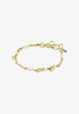 Pulsera en tono dorado que presenta eslabones de metal texturizado intercalados con perlas blancas, terminada con un cierre tipo langosta y una etiqueta de Pilgrim.
