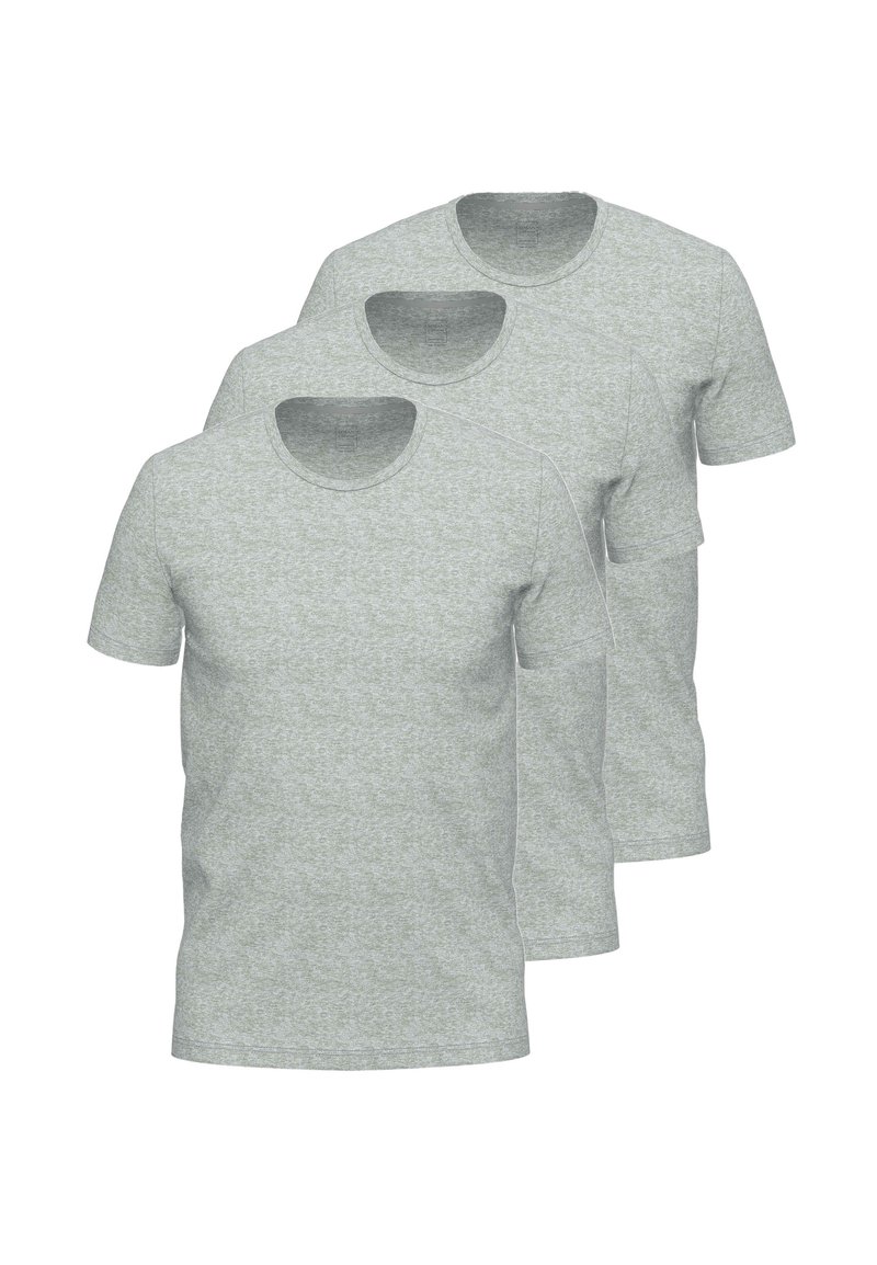 Trzy t-shirty z krótkim rękawem w jasnoszarym materiale o teksturowanym wyglądzie, z okrągłymi dekoltami i bez widocznych logo czy wzorów.