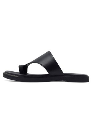 Schwarze Slip-On-Sandale mit breitem Riemen und offenem Zehendesign, ausgestattet mit einer flachen Sohle und minimalen Steppnähten.
