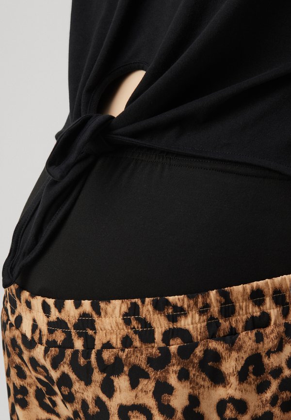 VMMPANNA CROP NEW - Basic T-shirt4